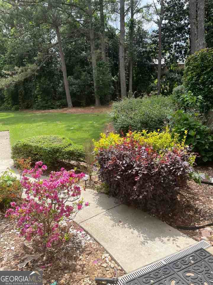 6431 Oakleaf Way - Photo 3 of 17