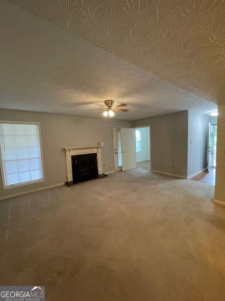 6431 Oakleaf Way - Photo 5 of 17