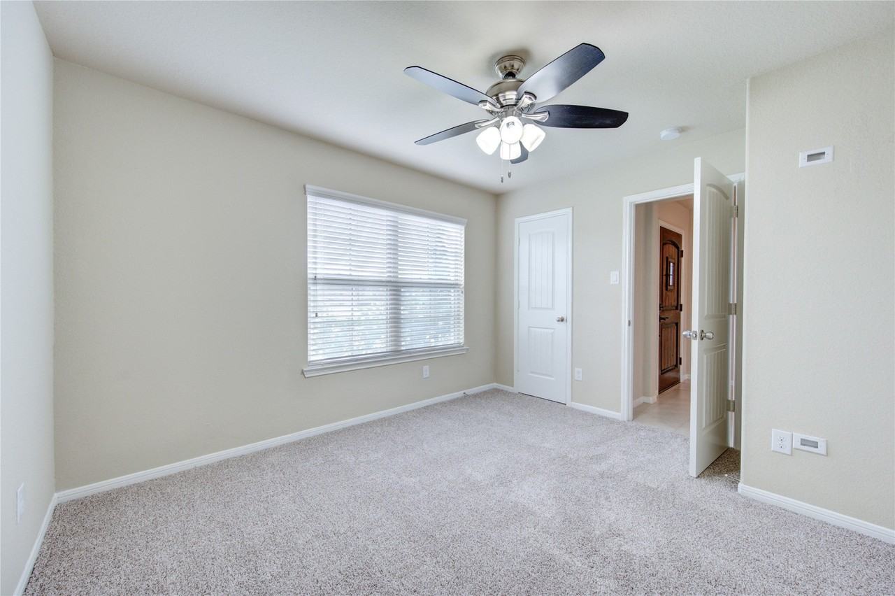 2915 Iron Range Ct - Photo 5 of 48