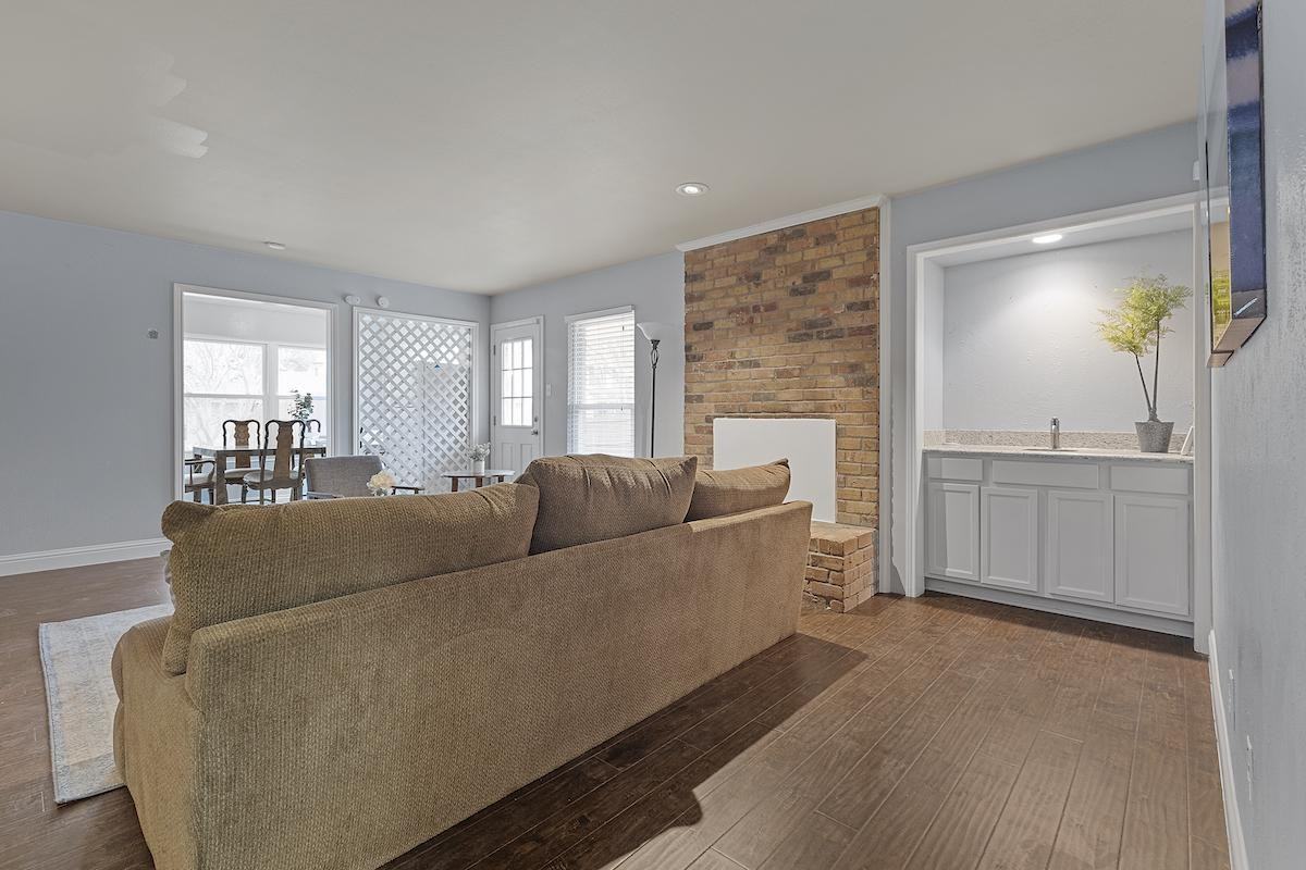 Woodmeadow Ct - Photo 2 of 7