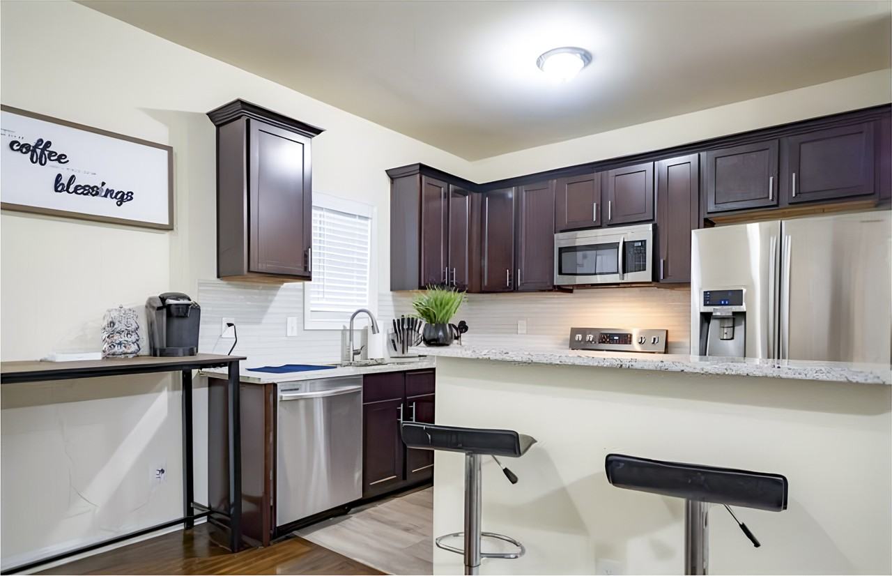 University Ave Sw - Photo 2 of 15