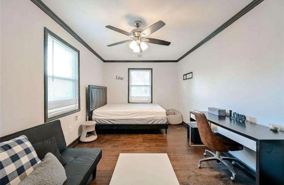 Bonneville Ter Nw - Photo 4 of 11