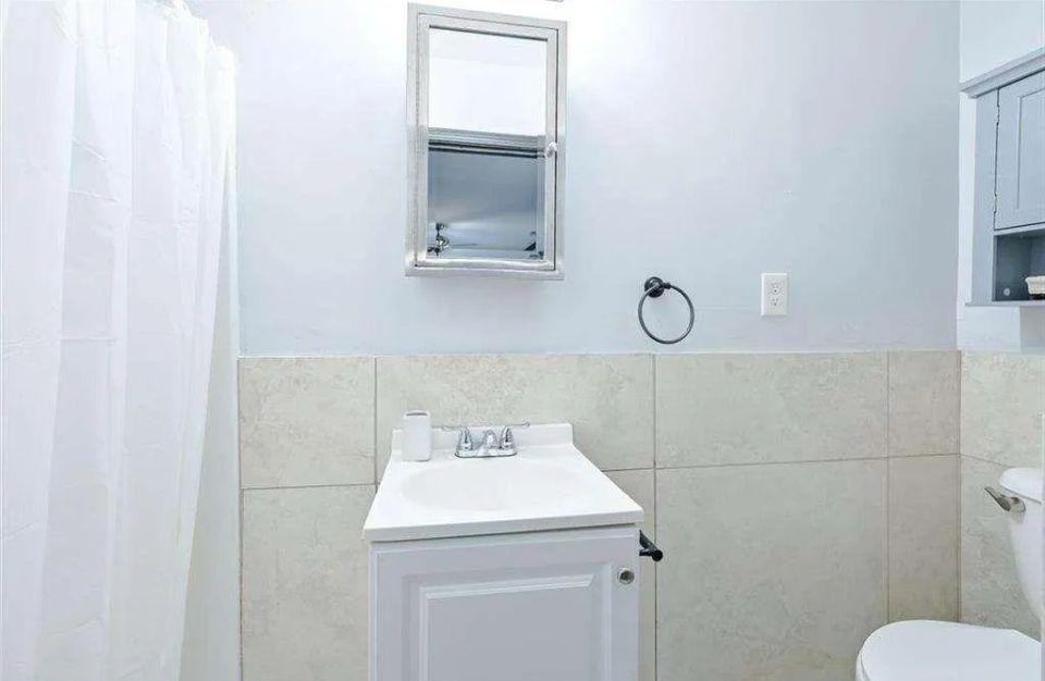 Bonneville Ter Nw - Photo 5 of 11