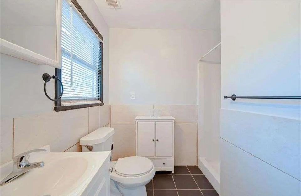 Bonneville Ter Nw - Photo 6 of 11