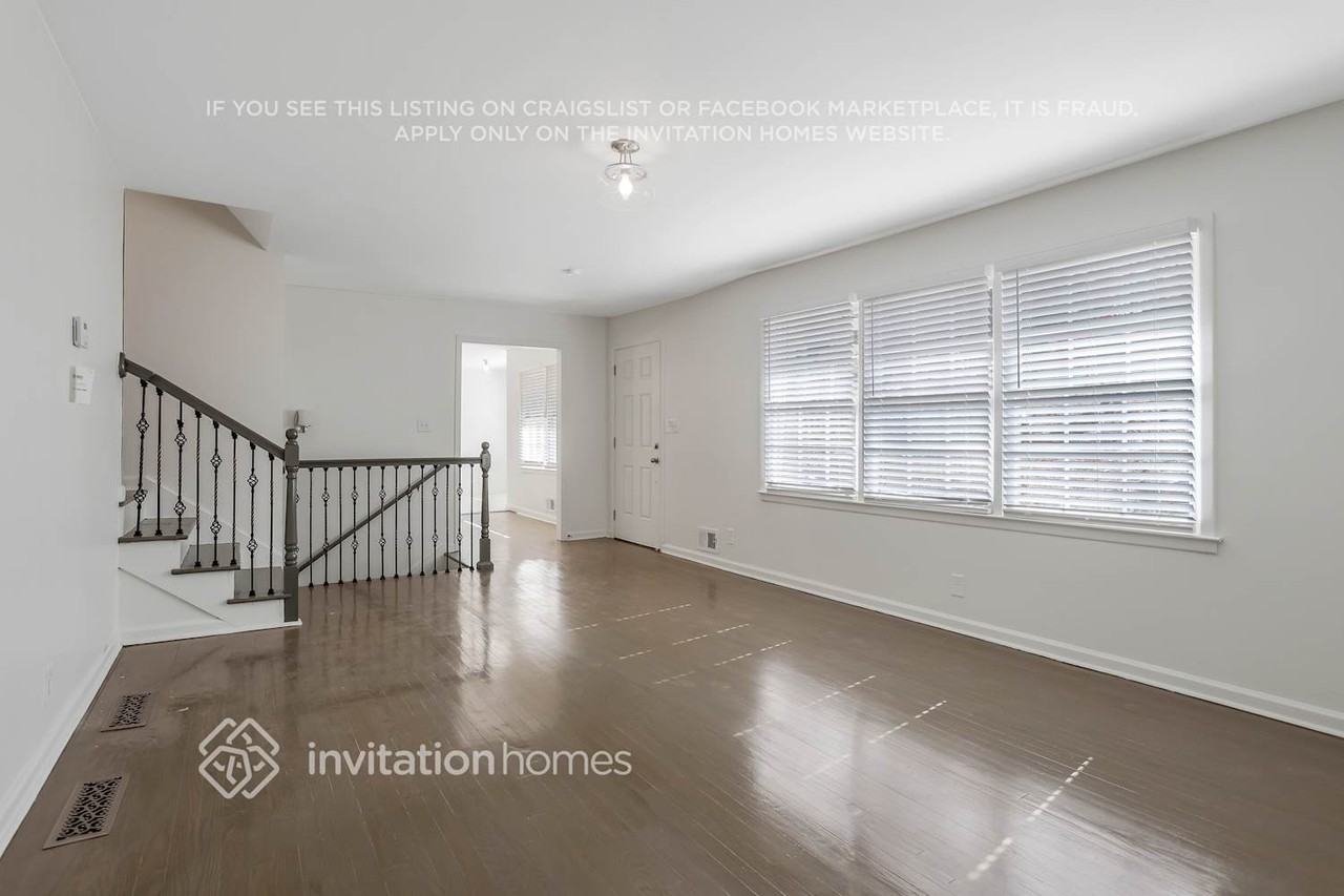 2372 Oakridge Ct - Photo 6 of 22