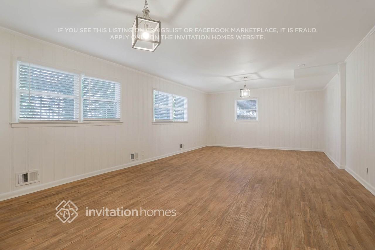 2372 Oakridge Ct - Photo 7 of 20