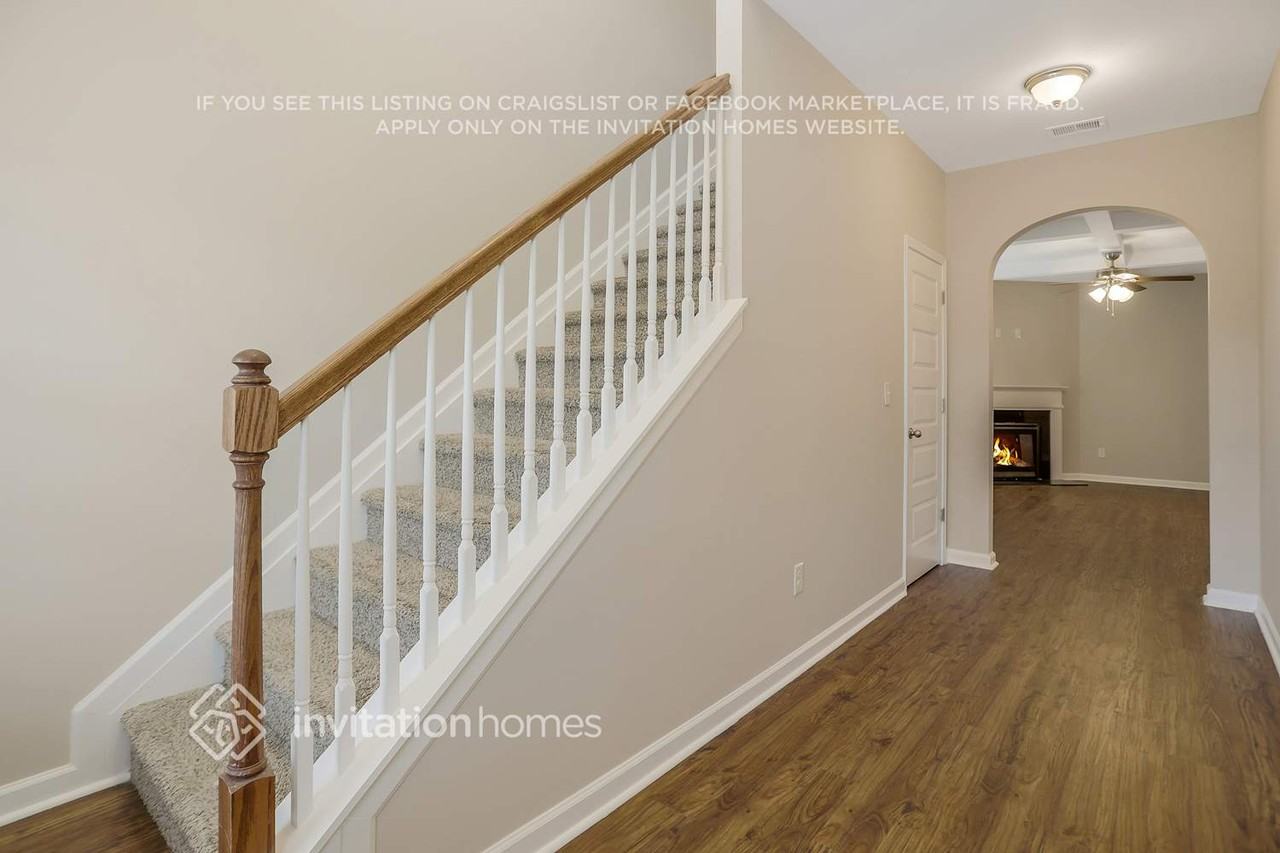 2718 Trebek Ct - Photo 2 of 24