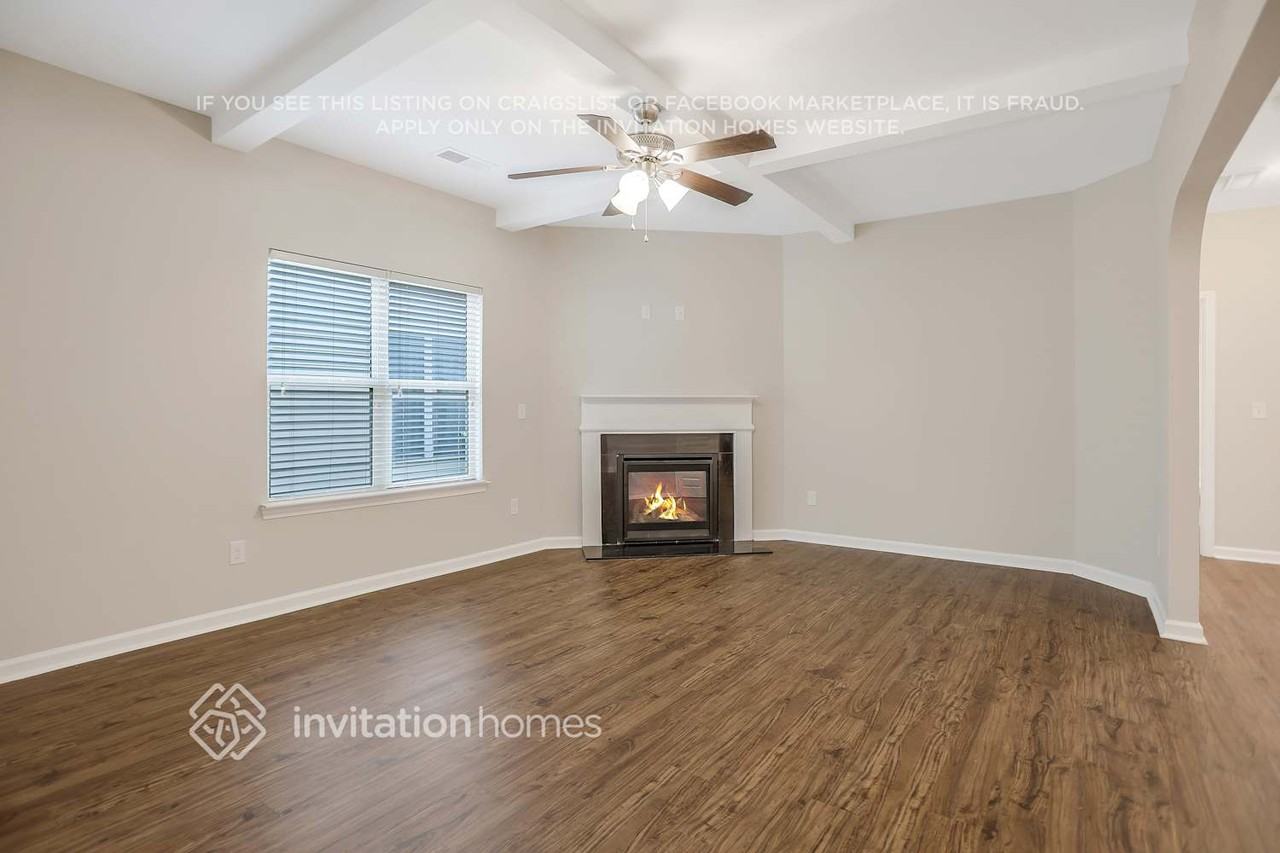 2718 Trebek Ct - Photo 3 of 24