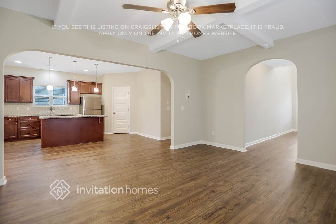 2718 Trebek Ct - Photo 4 of 24