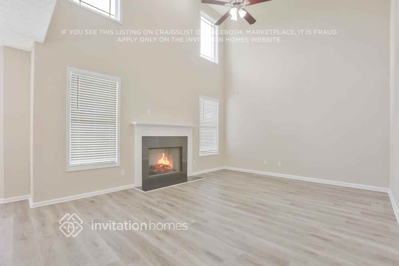 110 Parkway Dr - Photo 2 of 23