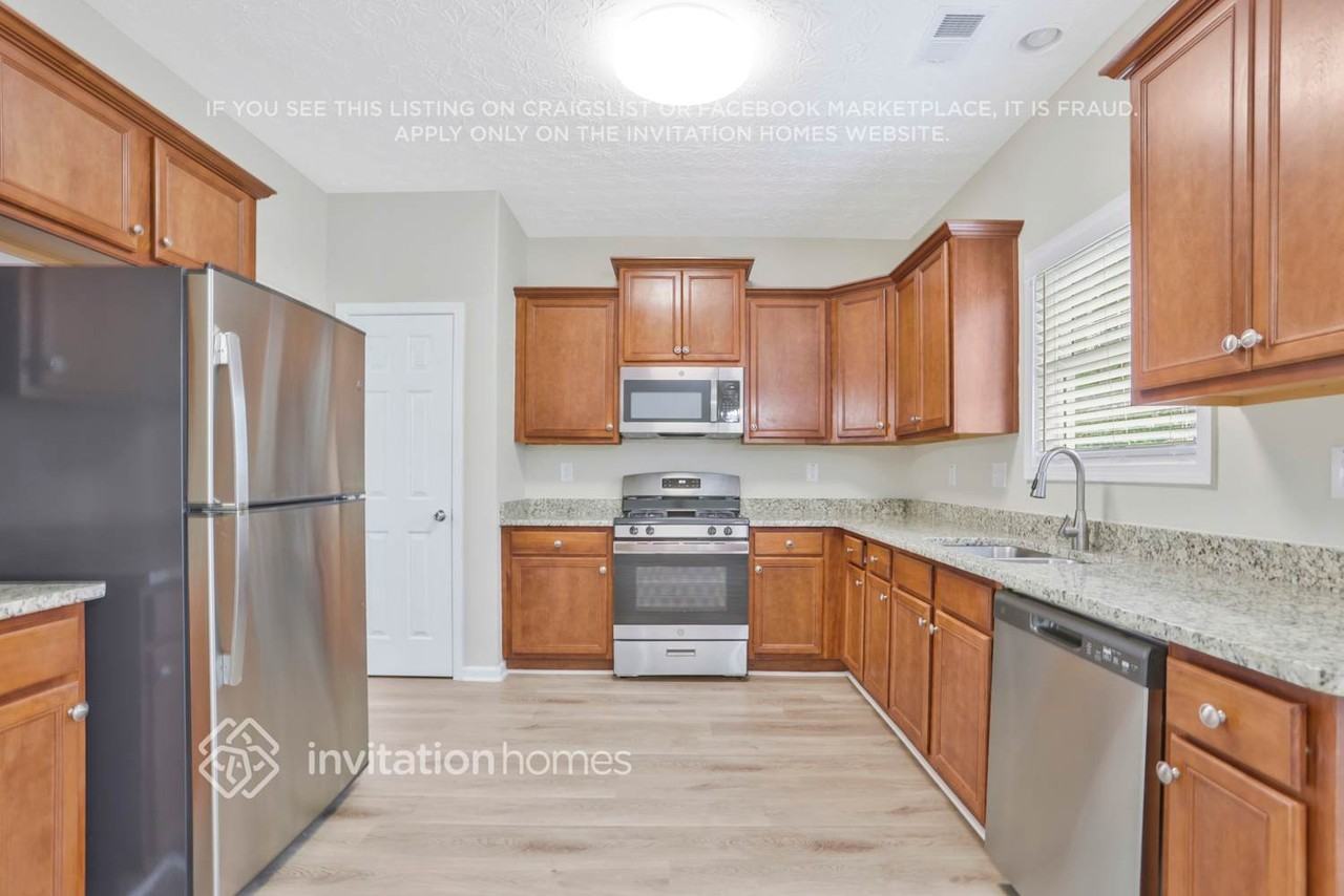 110 Parkway Dr - Photo 5 of 23