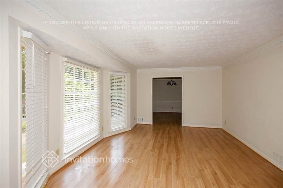 458 Glendale Ct - Photo 2 of 19