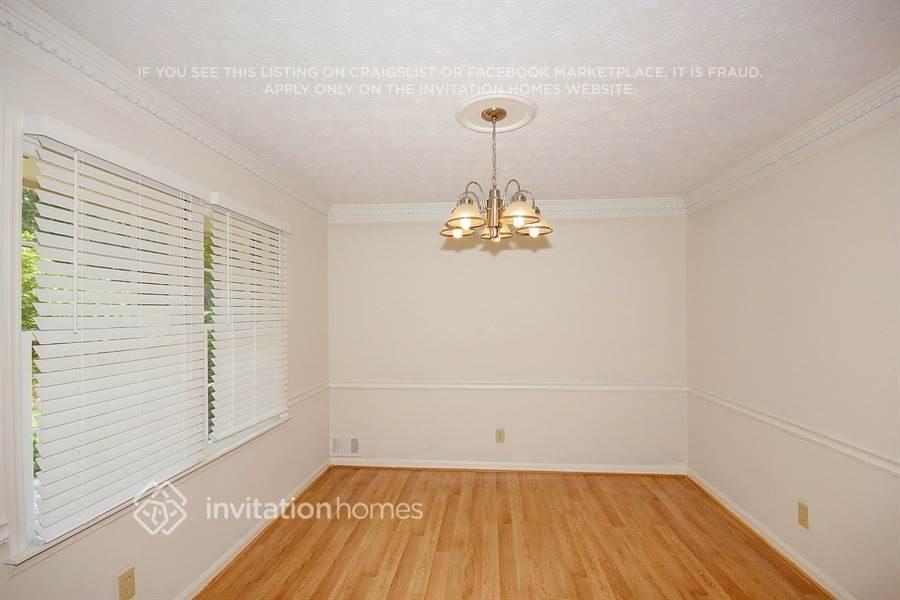 458 Glendale Ct - Photo 4 of 19