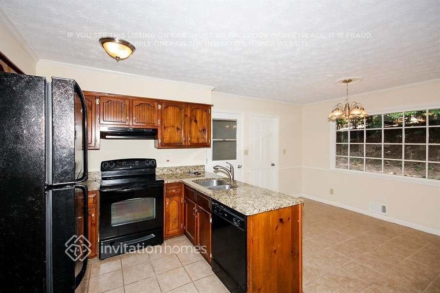 458 Glendale Ct - Photo 7 of 19