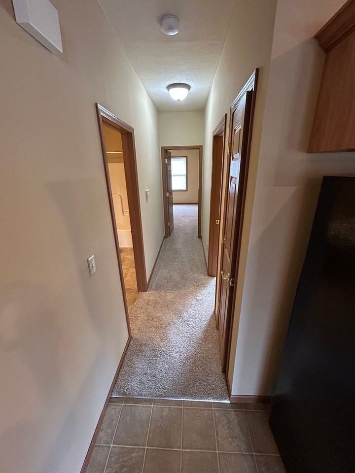 1011 Laurel Tree Ct - Photo 5 of 12