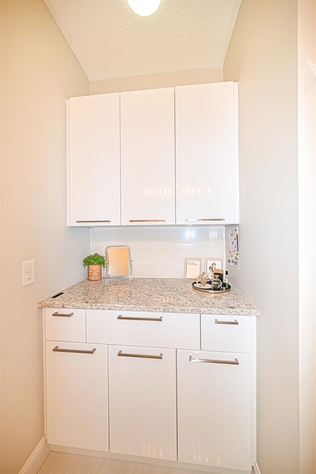 55 River Front Dr #55 - Photo 2 of 10