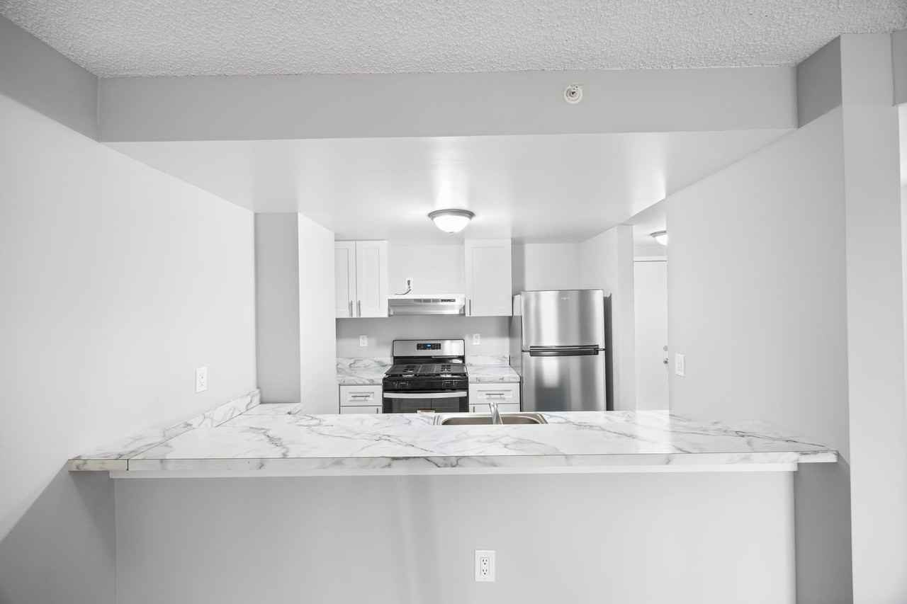 Atlantic Apartments - Photo 4 of 33