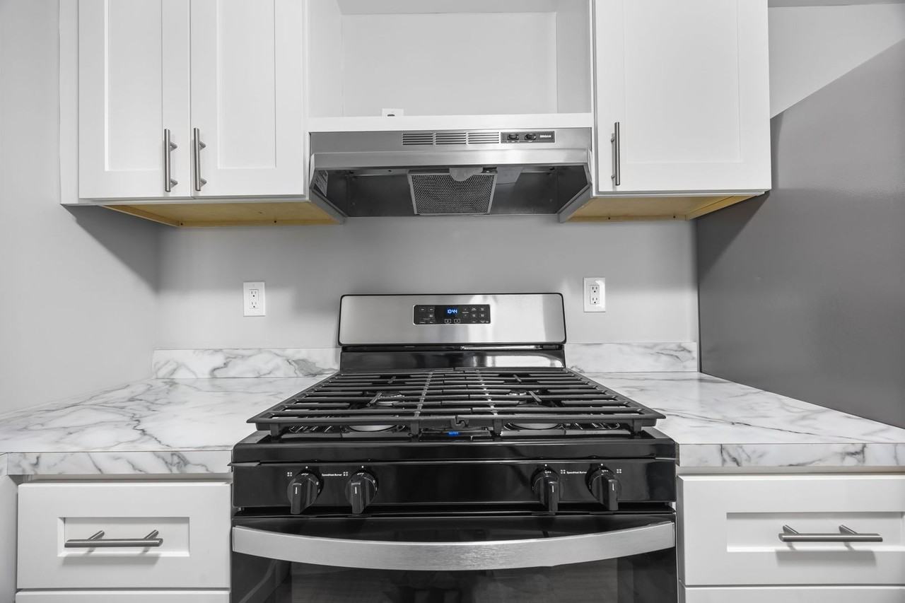 Atlantic Apartments - Photo 6 of 33