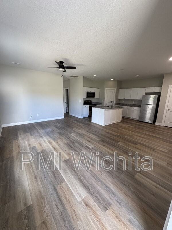 5250 N Cypress Cir - Photo 2 of 11