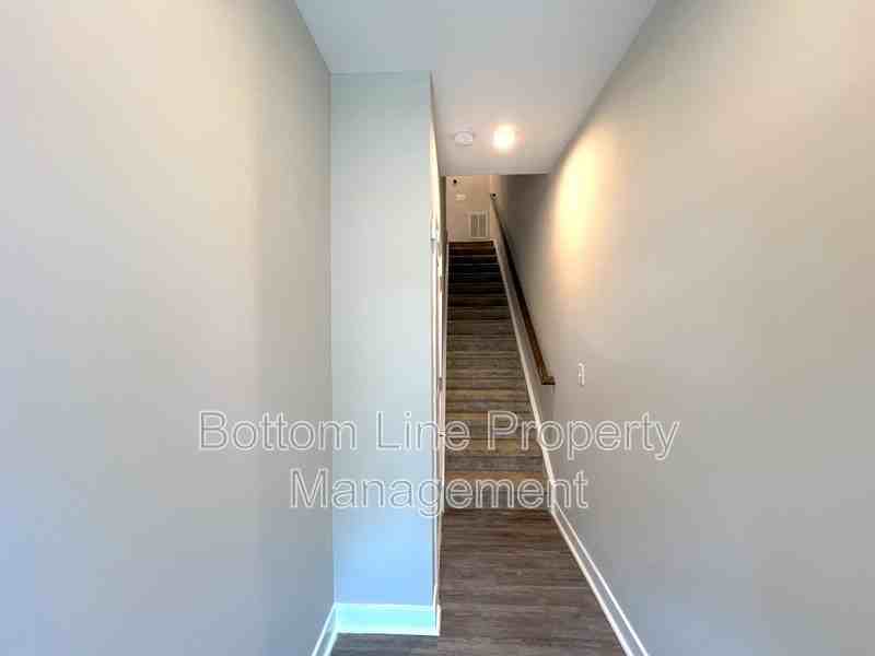 528 Billingsley Rd - Photo 2 of 30