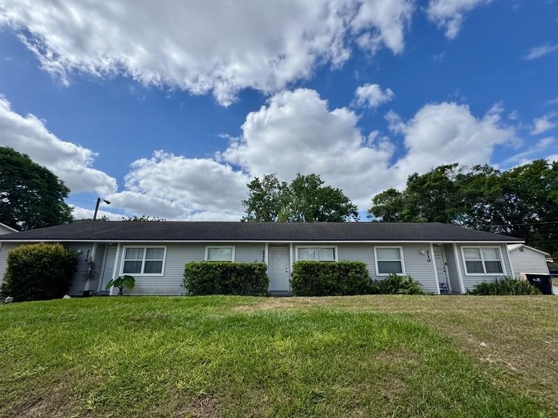 212 Cypress St - Photo 2 of 14