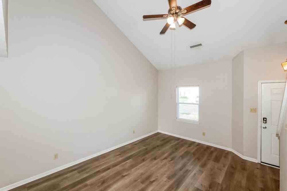 2344 Summerwood Ln - Photo 6 of 17