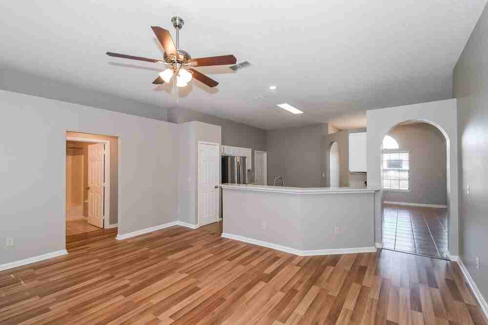 13146 Staffordshire Dr S - Photo 4 of 16