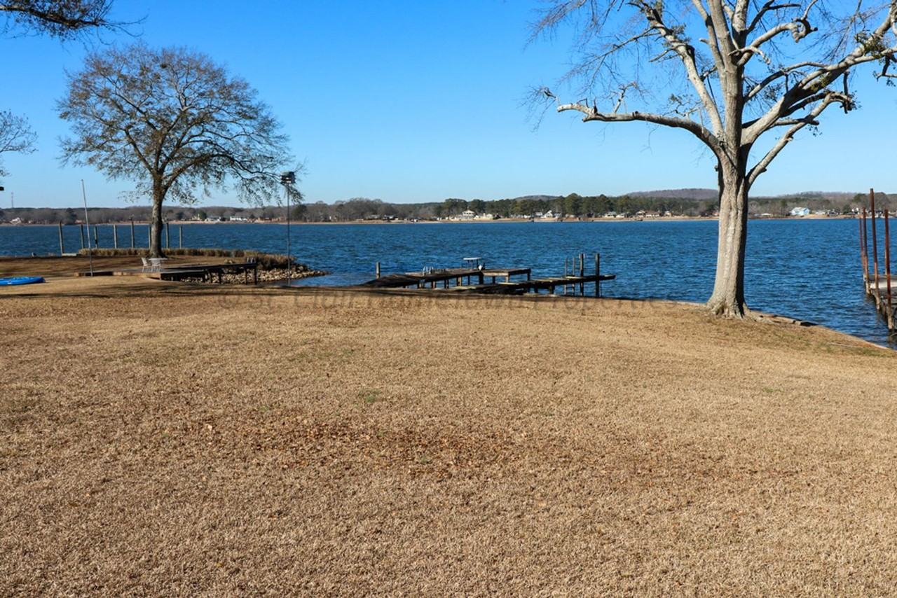 2375 Fraim Dr - Photo 5 of 31