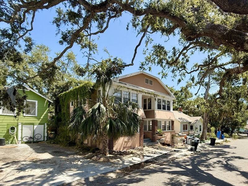 725 14th Ave S - Photo 3 of 39