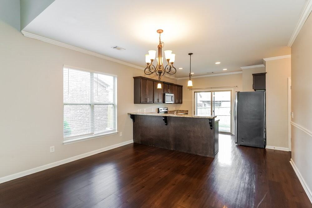 102 England Pl - Photo 5 of 16