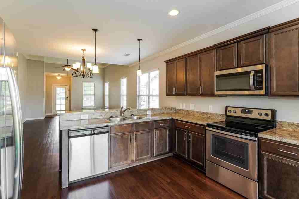 102 England Pl - Photo 7 of 16