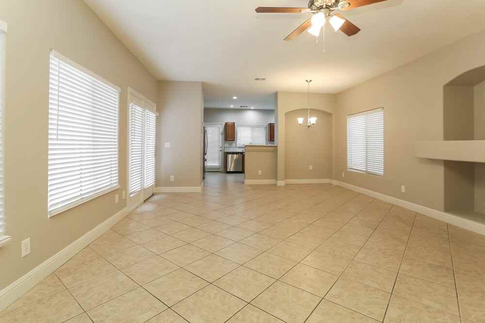 9007 Snowtrack Ave - Photo 4 of 17