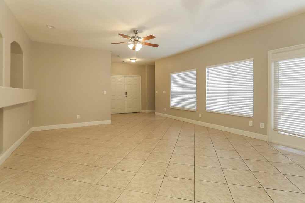 9007 Snowtrack Ave - Photo 5 of 17