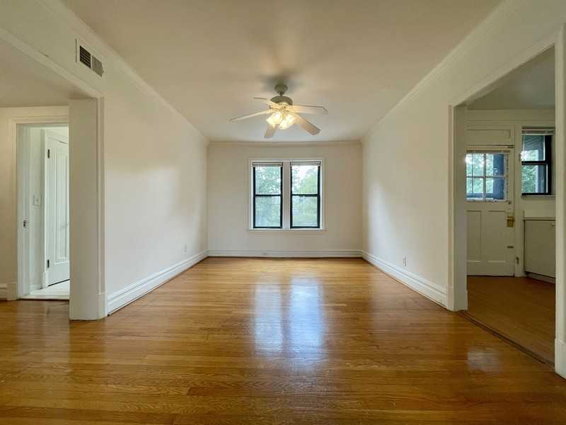 6240 Southwood Ave - Photo 5 of 15