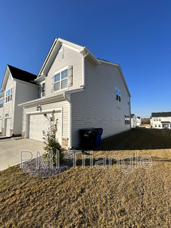 5049 Tura St - Photo 2 of 24