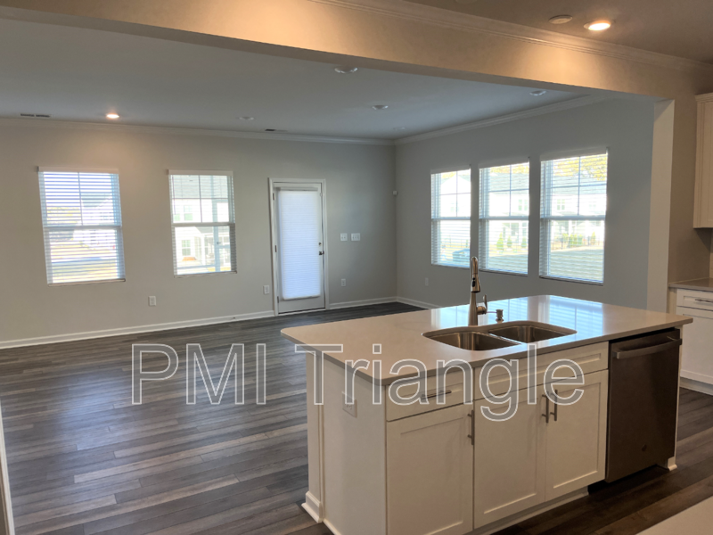 5049 Tura St - Photo 5 of 24