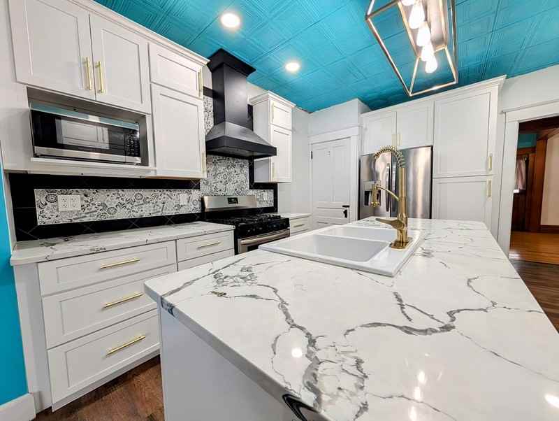 517 1st Ave W - Photo 2 of 18