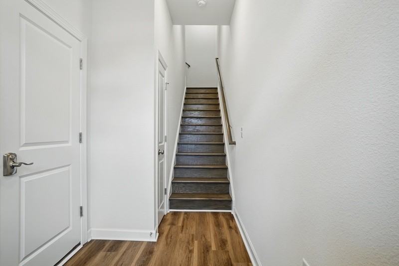 9568 21st Bay St - Photo 5 of 35