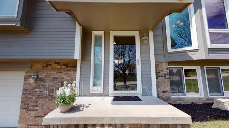 204 Summerset Dr - Photo 2 of 19