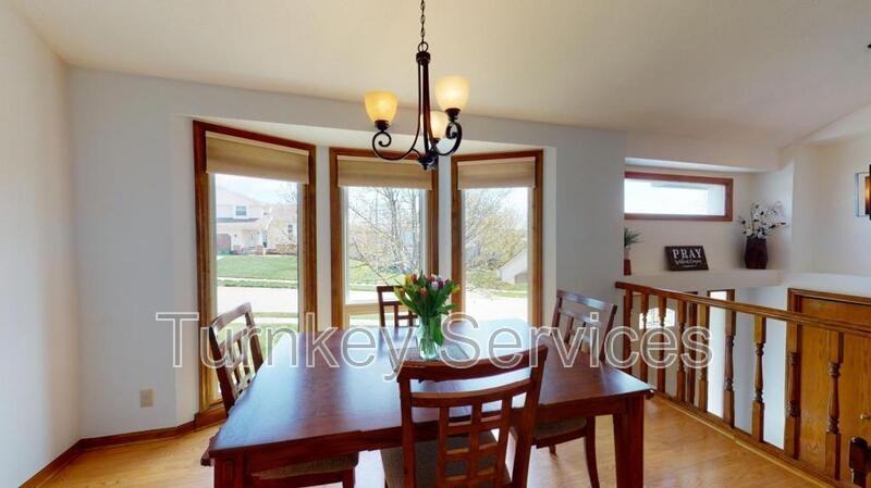 204 Summerset Dr - Photo 5 of 19