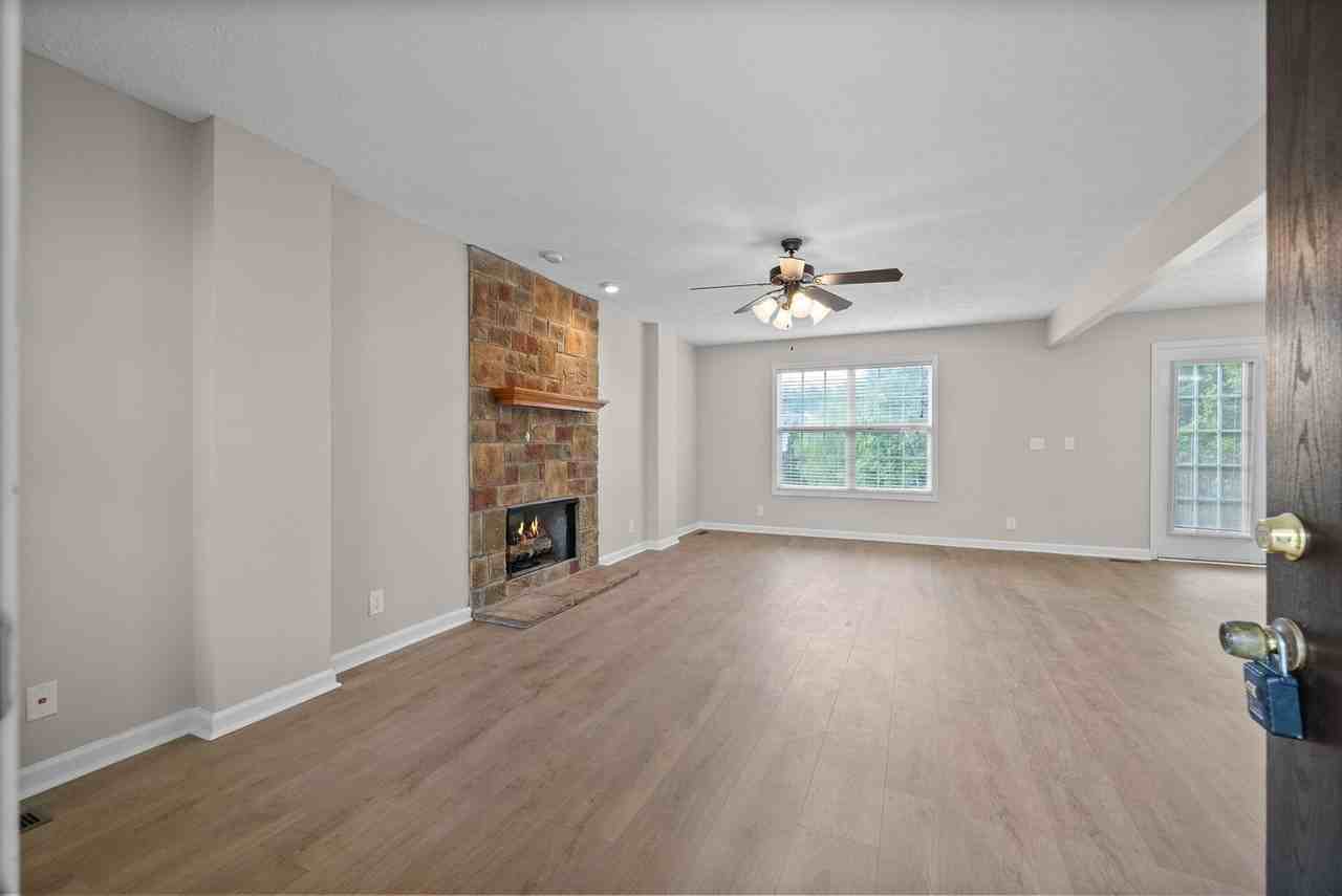 2872 Sharpie Dr - Photo 5 of 32