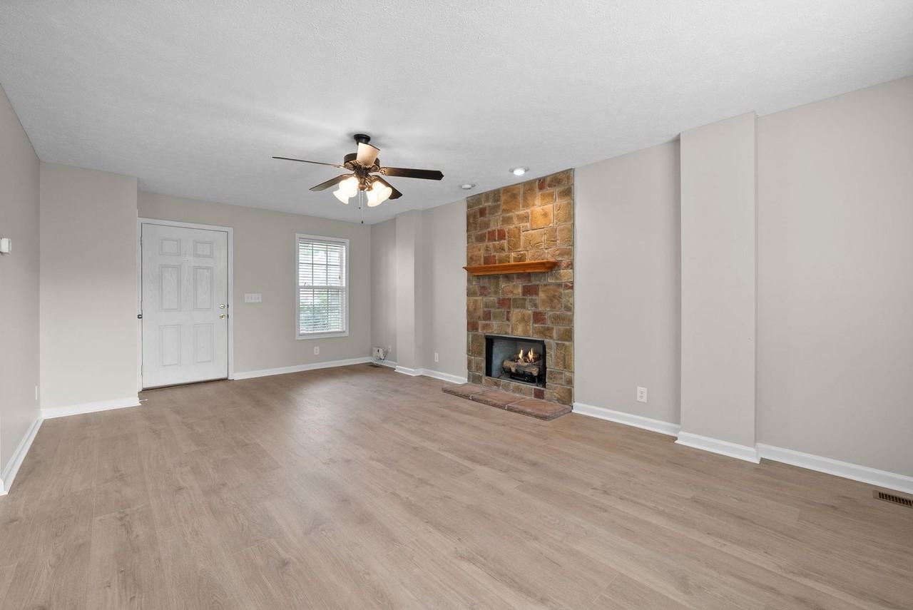2872 Sharpie Dr - Photo 7 of 32