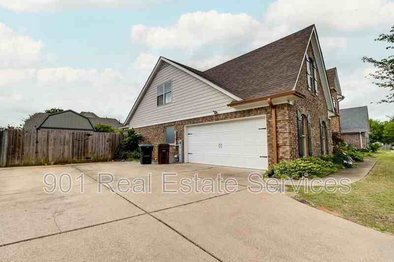 7827 Anna Calla Way - Photo 3 of 40