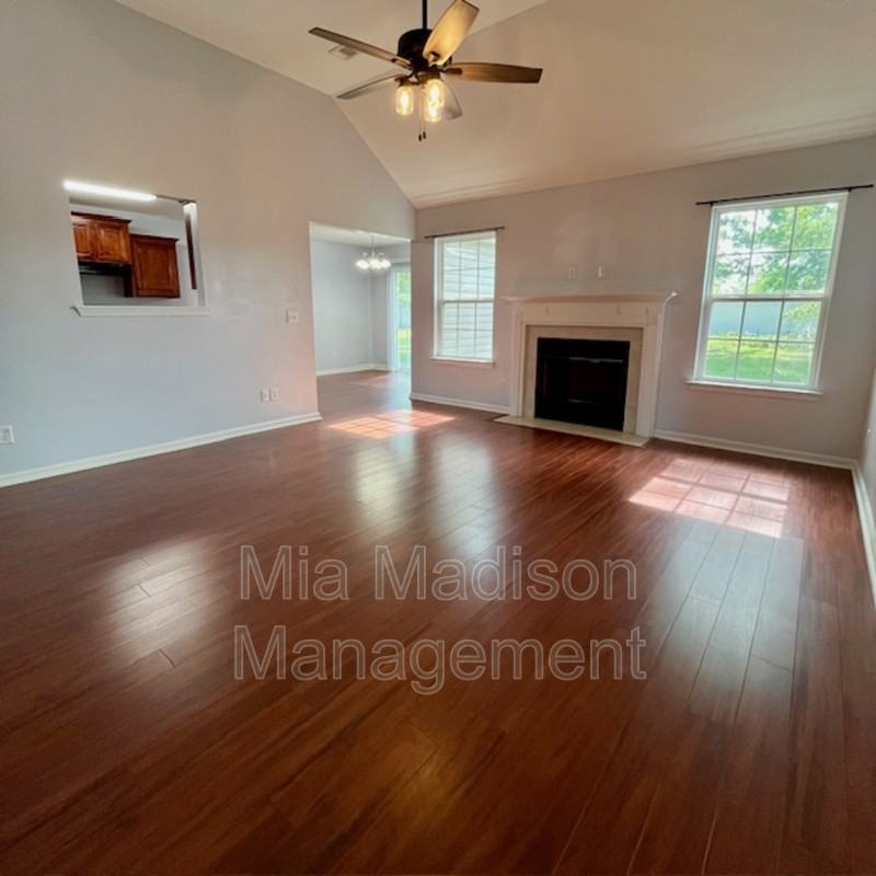 275 Abigail Cir - Photo 3 of 22