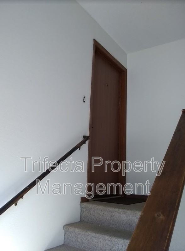 4953 Basswood Dr - Photo 2 of 12