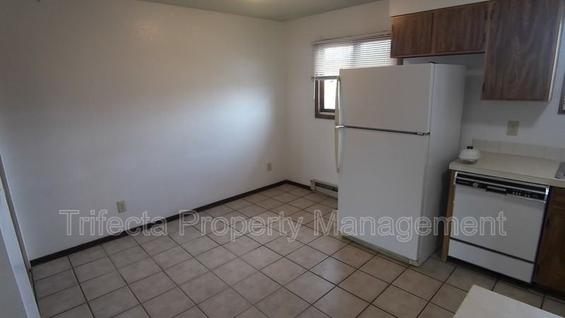 4953 Basswood Dr - Photo 5 of 12