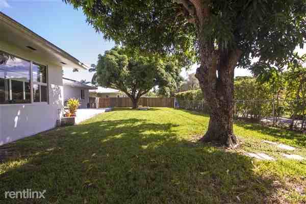 1230 Adams St - Photo 2 of 3