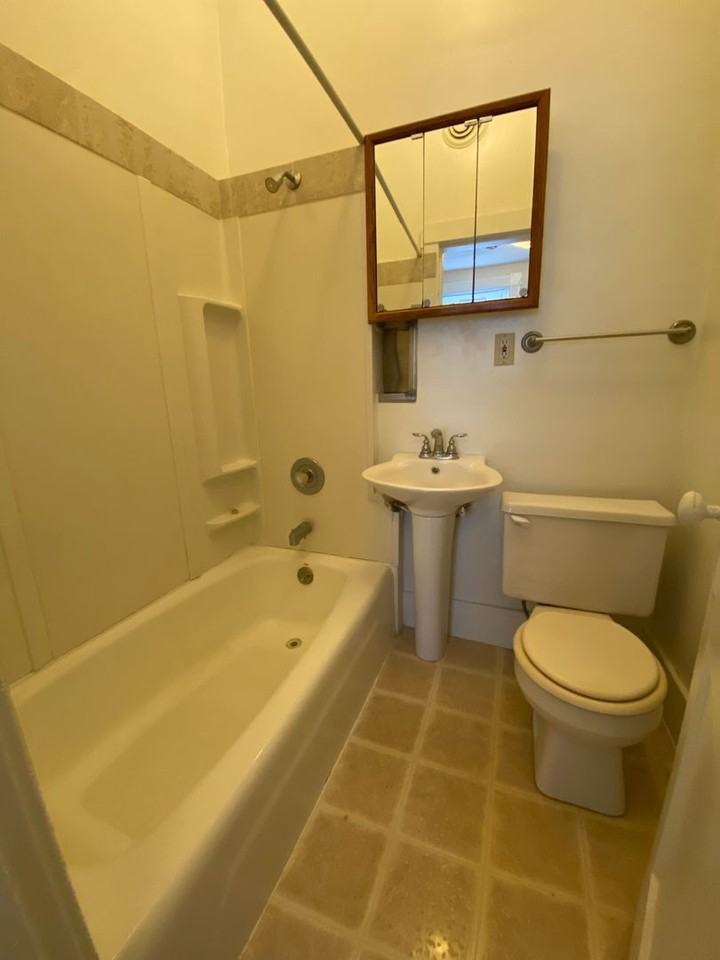 1639 Prospect St #10 - Photo 2 of 8