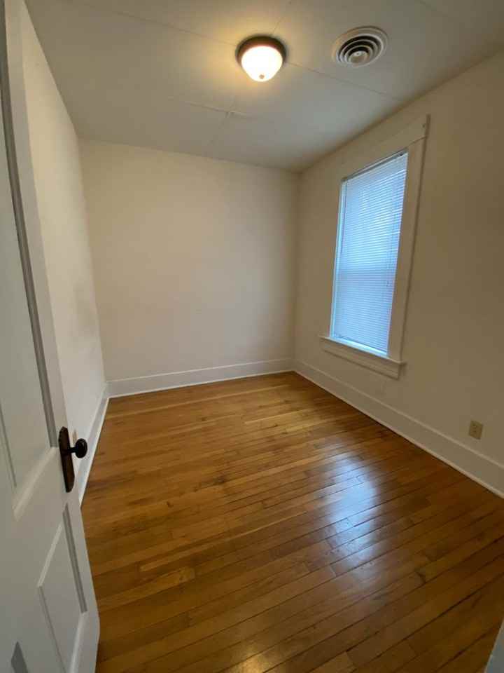 1639 Prospect St #10 - Photo 4 of 8
