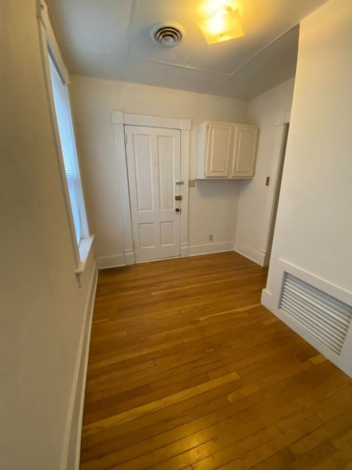 1639 Prospect St #10 - Photo 5 of 8